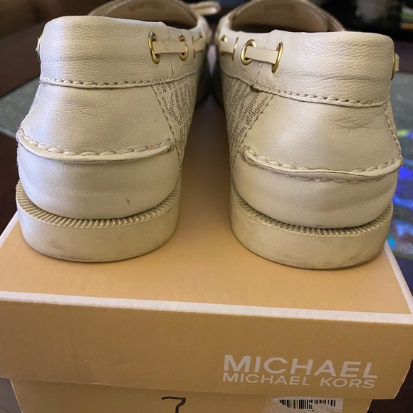 Michael Kors | MK signature | boat-slip on shoes | size 7 | cream - Picture 6 of 6